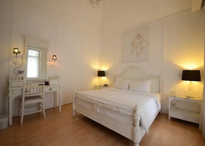 Hotel The Heritage Baan Silom 3*